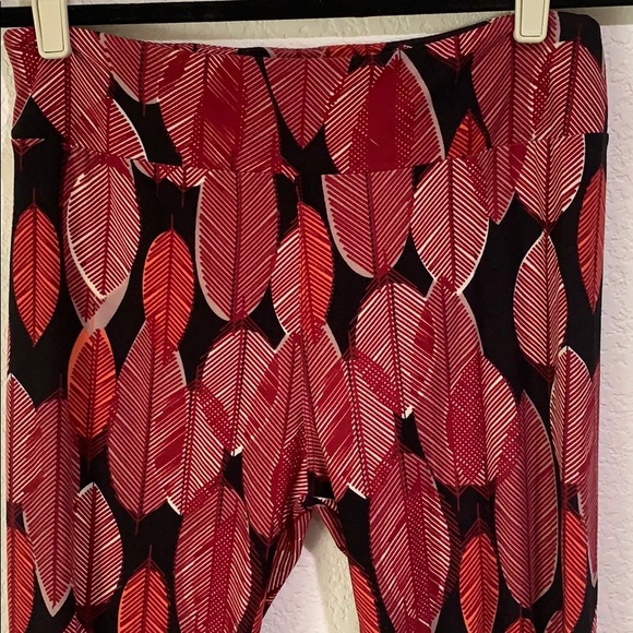 NWT Tall and Curvy LuLaRoe Leggings - Picture 2 of 4
